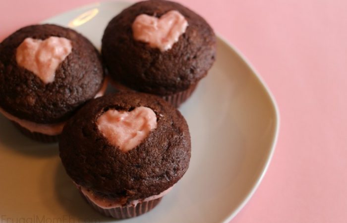 Valentines-Day-Cupcakes-with-Raspberry-Buttercream