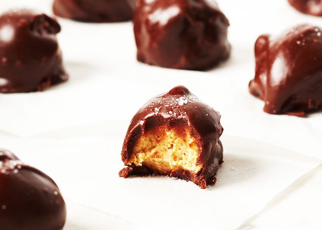 chocolatepeanutbutterballs