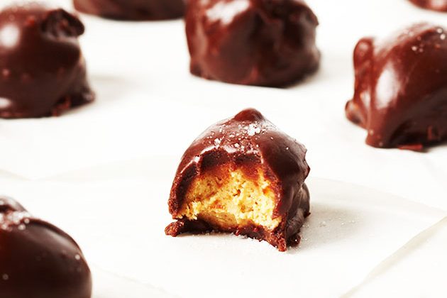 chocolatepeanutbutterballs