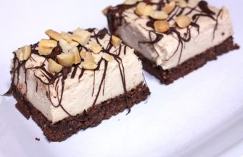 Peanut-Butter-Chocolate-Cheesecake-Protein-Bars_2