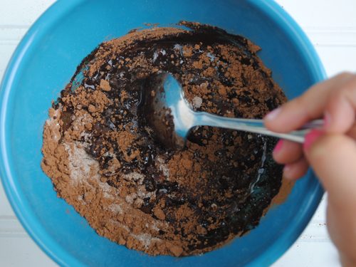 Single-Serving-Chocolate-Cupcake-2