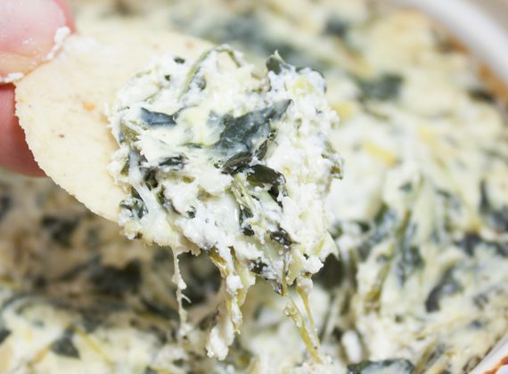 Healthy-Hot-Spinach-Artichoke-Dip_main1