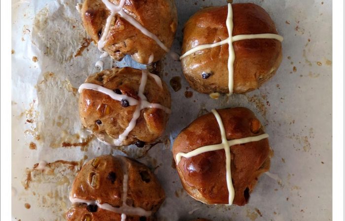 hotcrossbuns_veganandtraditional