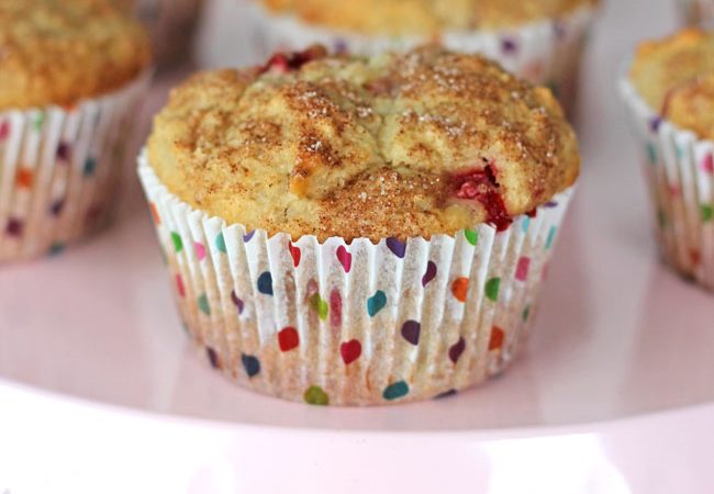 Strawberry-Rhubarb-Oatmeal-Muffins-2A-Pretty-Life