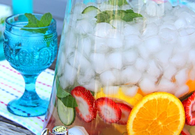 Easy-Delicious-Flavoured-Waters-1A-Pretty-Life