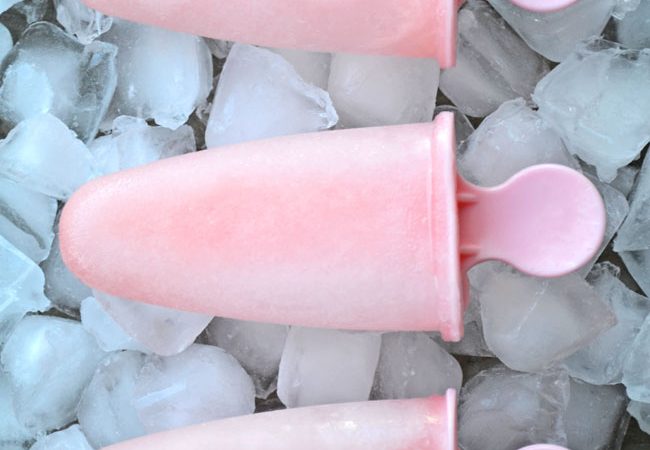 Pink-Lemonade-Pops-A-Pretty-Life