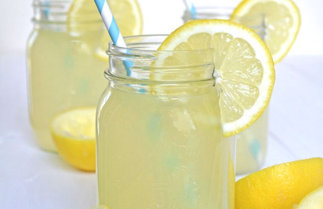 Fresh-Lemonade-A-Pretty-Life