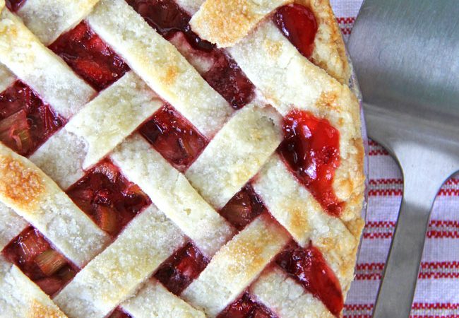 Strawberry-Rhubarb-Pie-A-Pretty-Life