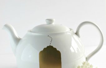 Oil-Based-DIY-Gold-Sharpie-Teapot-by-www.thecasualcraftlete.com_
