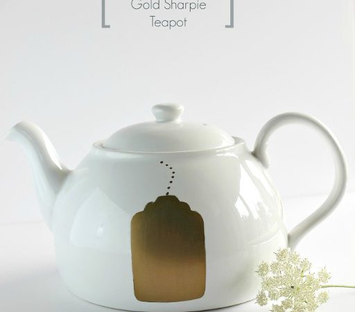 Oil-Based-DIY-Gold-Sharpie-Teapot-by-www.thecasualcraftlete.com_