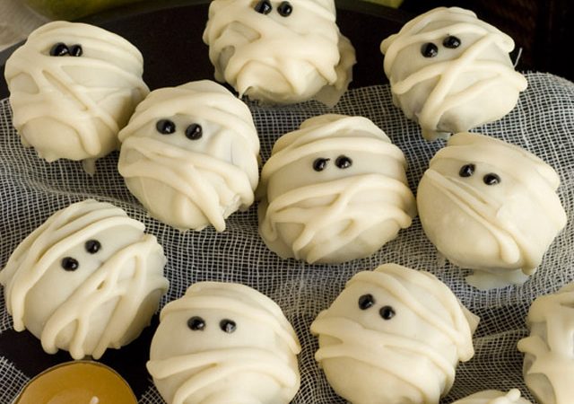 white-chocolate-mummies-all