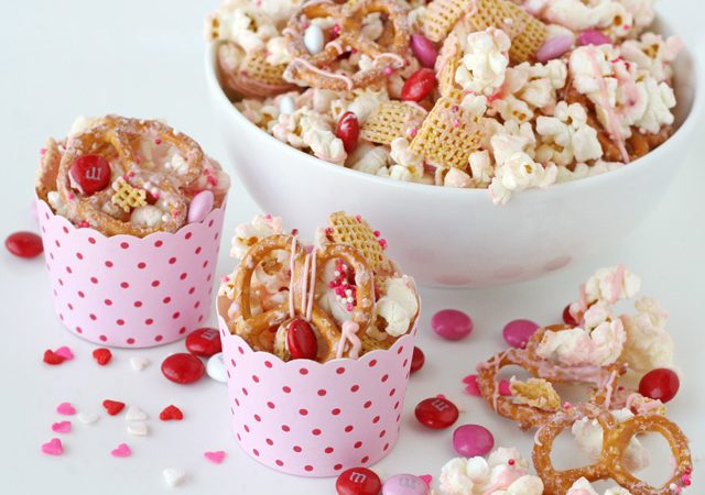 valentines-snack-mix