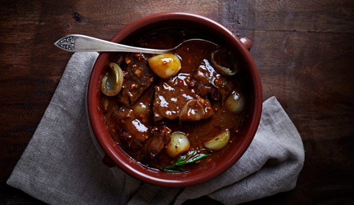 Easy braised beef with red wine and vegetables