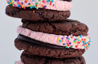 Double-Chocolate-Strawberry-Oreos-4