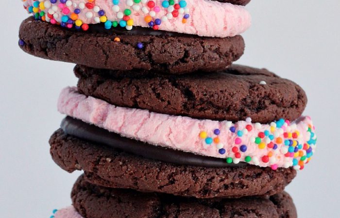Double-Chocolate-Strawberry-Oreos-4