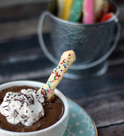 Serve-your-pudding-with-these-fun-Pie-Crust-Spoons-and-watch-your-kids-faces-light-up-with-excitement-cookingwithcurls.com_