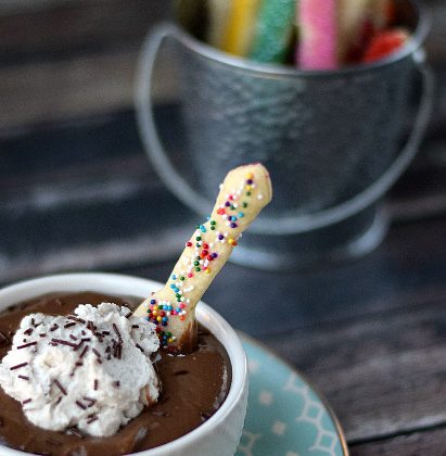 Serve-your-pudding-with-these-fun-Pie-Crust-Spoons-and-watch-your-kids-faces-light-up-with-excitement-cookingwithcurls.com_