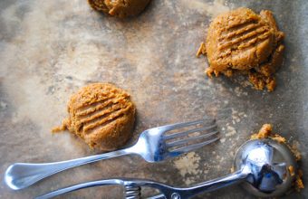 Peanut-Butter-Oatmeal-Cookies-ver3