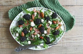 arugula salad with blackberries, feta, almonds and prosciutto
