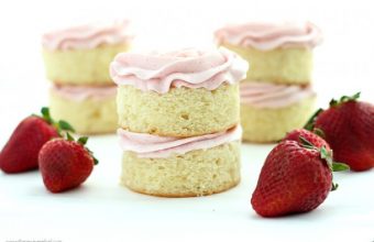 Mini-Vanilla-Layer-Cakes-with-Strawberry-Swiss-Meringue-Buttercream-www.thereciperebel.com-5-3-610x406