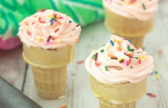 pinnable-pink-lemonade-cupcake-ice-cream-cones