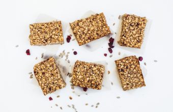 Healthy homemade oat and dried fruit granola bars
