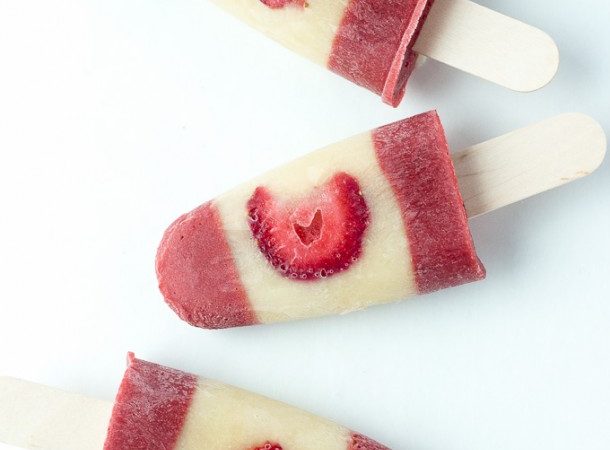 Canadian-Flag-Pudding-Pops-www.thereciperebel.com-3-610x915