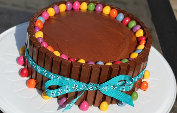 Easter-cakes-kit-Kat-cake