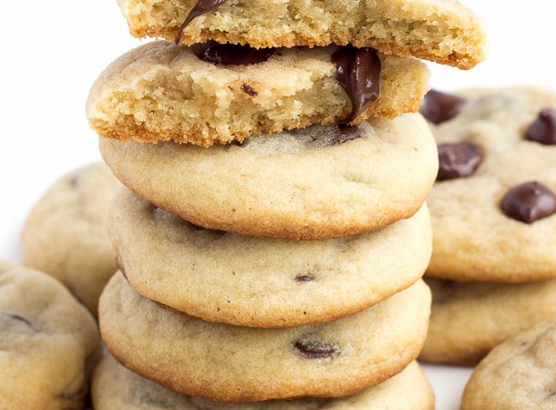 Moms-Chocolate-Chip-Cookies-www.thereciperebel.com-5-of-5