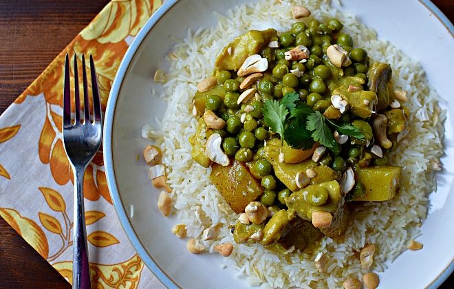 Slow cooker coconut chicken curry with peas