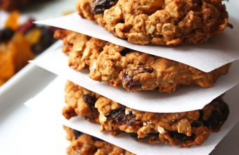 Healthy-Outrageous-Oatmeal-Cookies_1