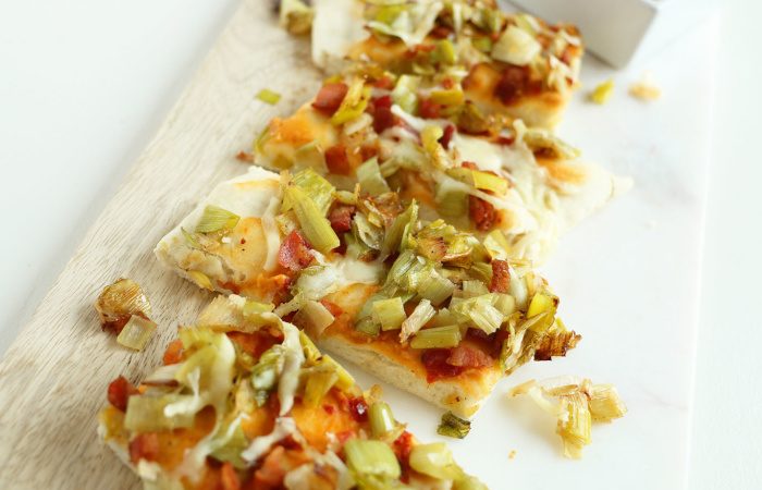 Sabra-hummus-flatbread-recipe-700x467