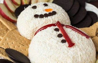 Snowman-White-Chocolate-Toffee-Cheese-Ball-www.thereciperebel.com-1-of-5