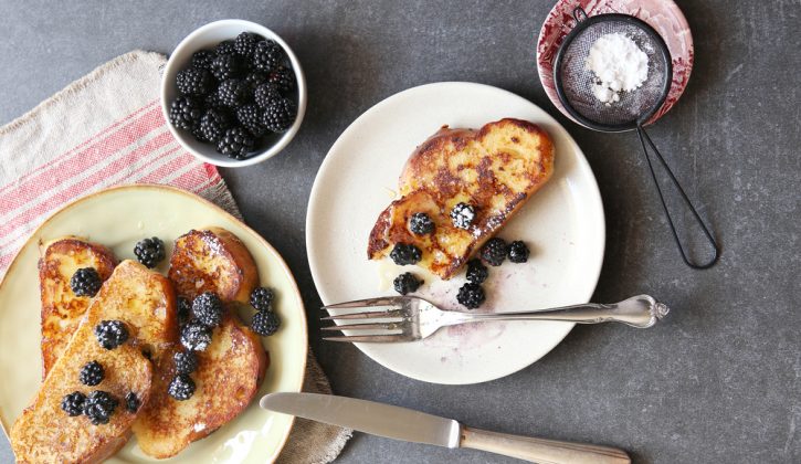 recipe_cinnamon_french_toast_with_blackberries