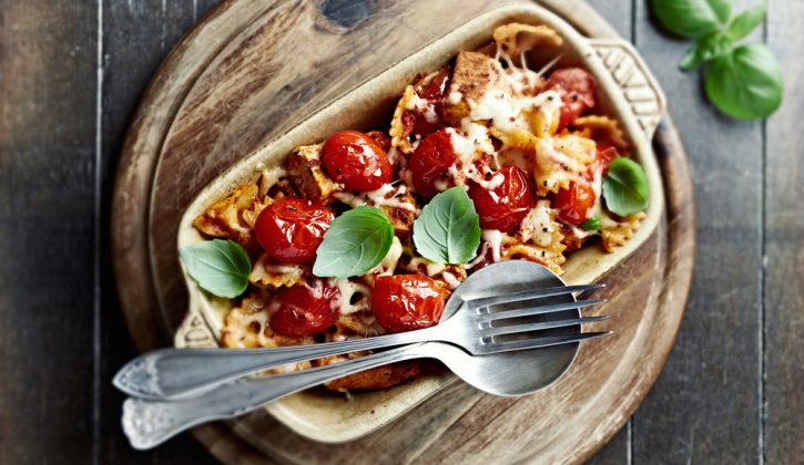 recipe_farfalle_chicken_amp_tomato_pasta_bake-1