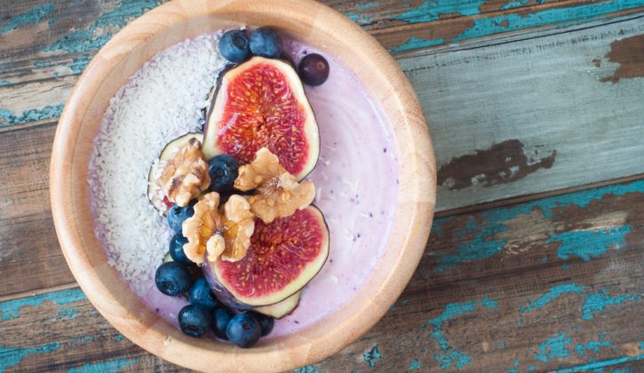 recipe_strawberry_smoothie_bowl_with_figs_walnuts_amp_coconut