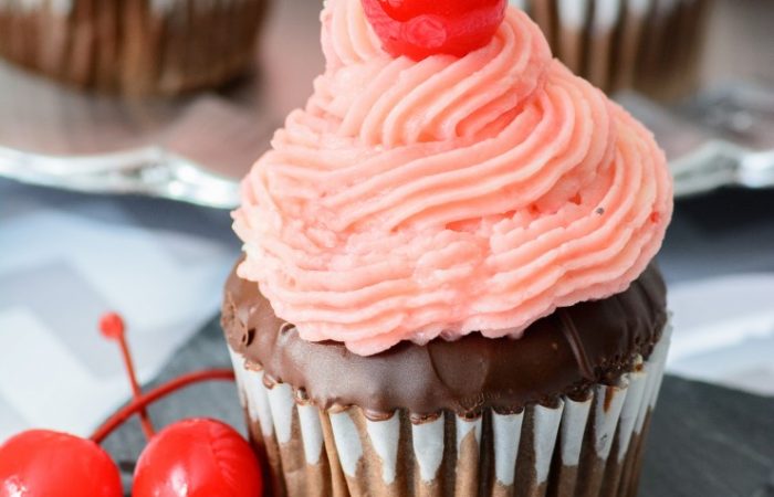 Chocolate-Cherry-Cupcakes-2002-e1454637854692