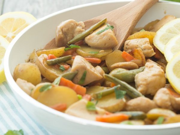 Honey-Lemon-Chicken-and-Potato-Skillet-www.thereciperebel.com-3-of-3-600x600