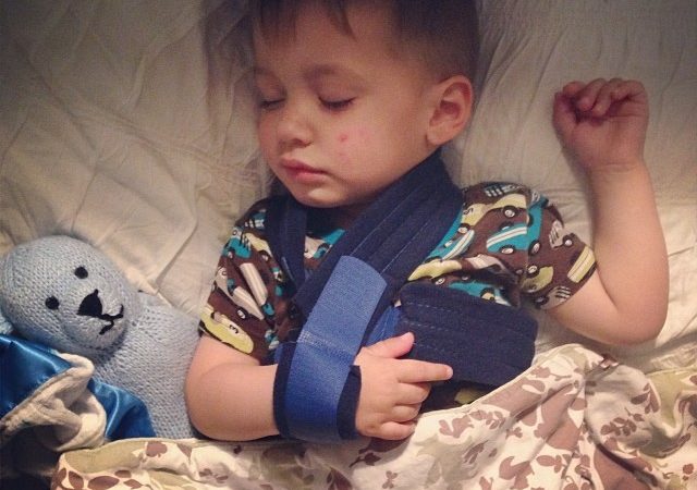 holland-in-his-sling