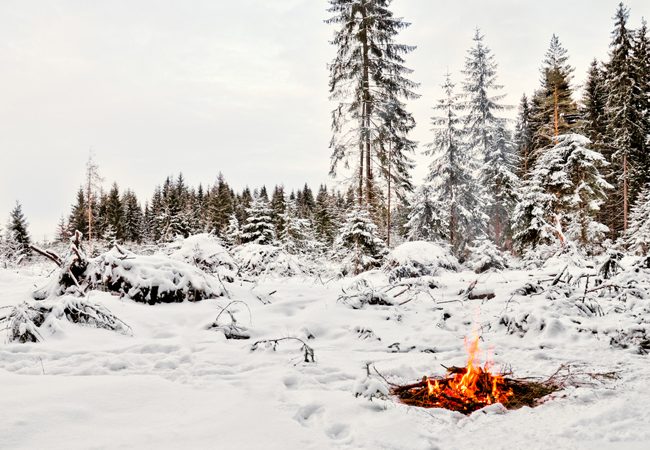 winter-campfire