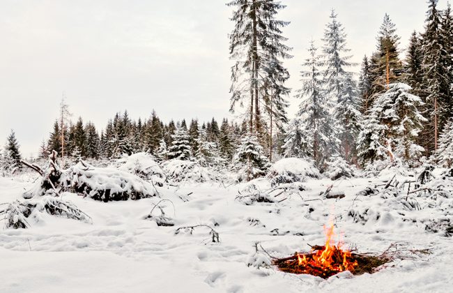winter-campfire