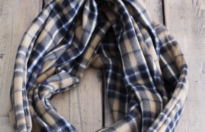 DIY-FLEECE-INFINITY-SCARF