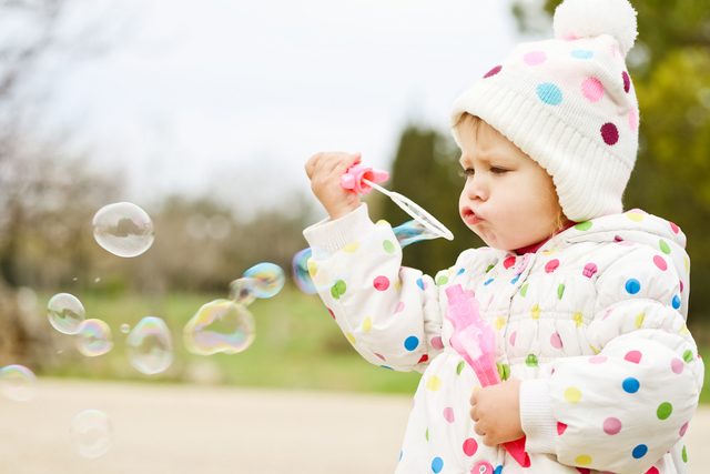 girl_blowing_bubbles