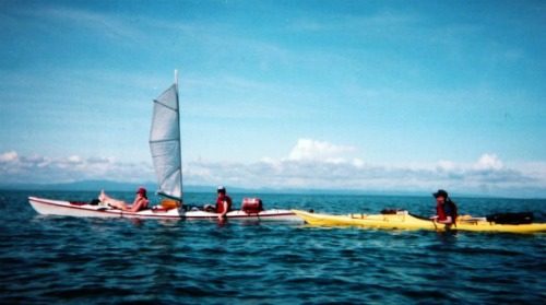 2-kayaks-on-the-ocean