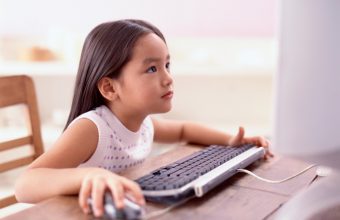 kid_computer_social_media