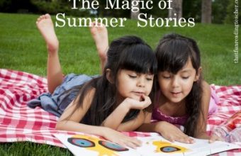 two-sisters-reading-book-in-the-park_s1