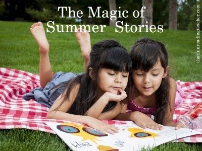 two-sisters-reading-book-in-the-park_s1