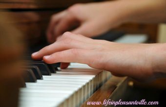 LIP-top-10-arts-based-extracurricular-activities-piano_lessons