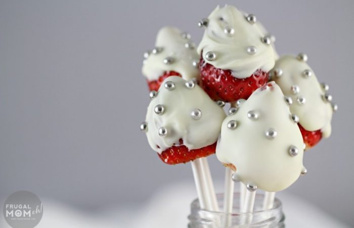 White-Chocolate-Covered-Strawberry-Pops-Close-Up