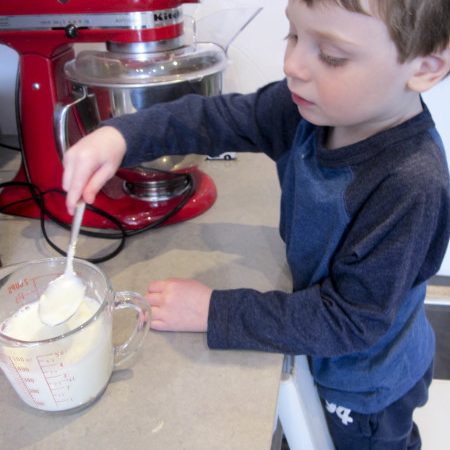 Bastien-cooking-450x600
